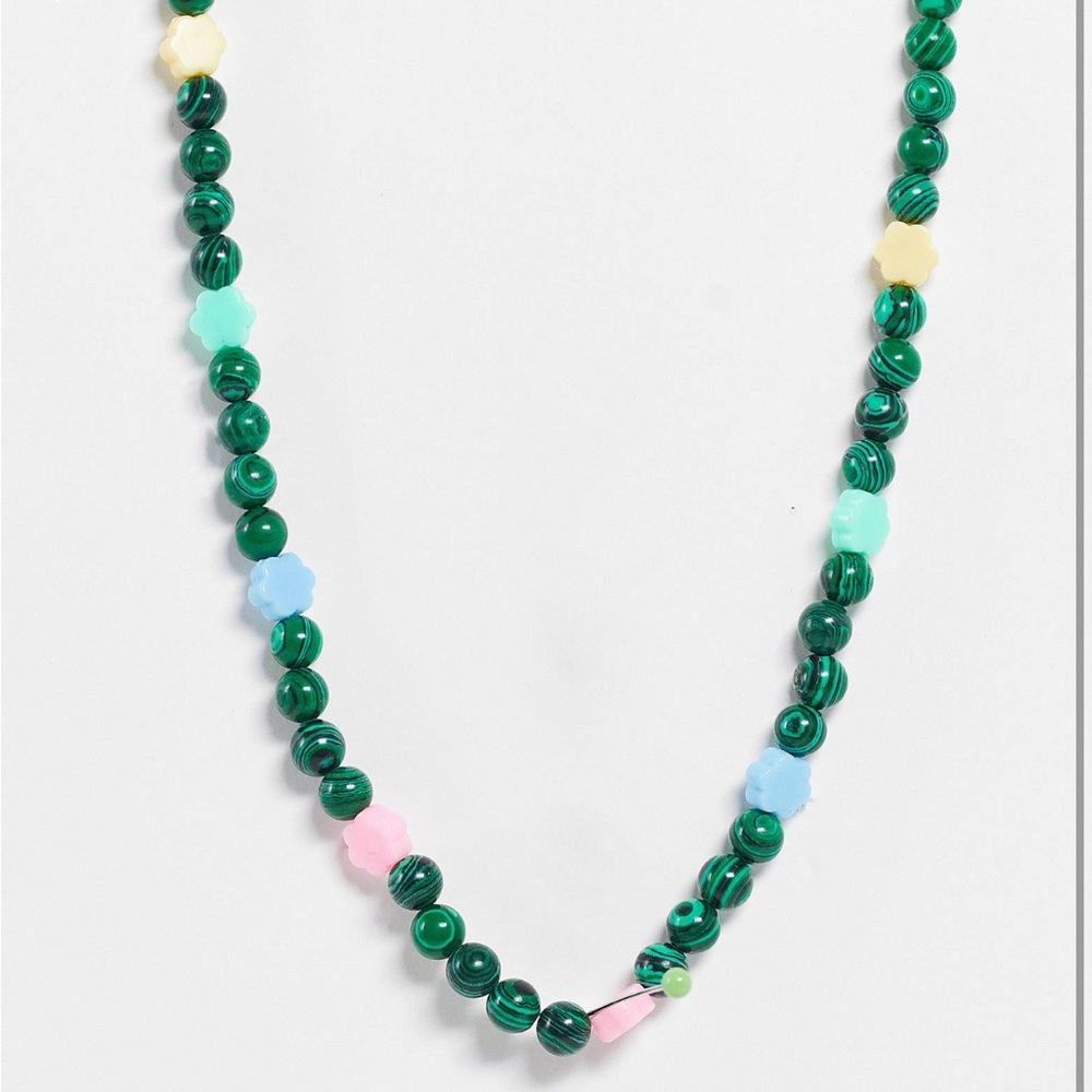 Flower Beas Necklace
